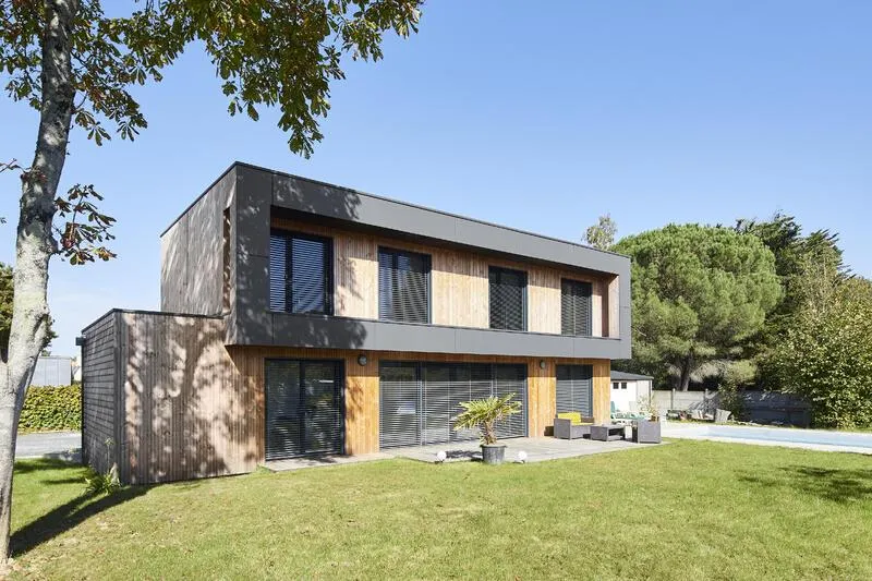 Maison moderne en bois